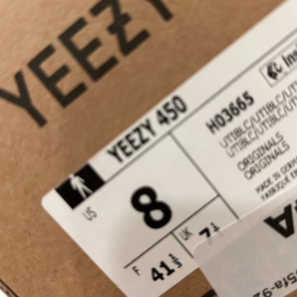 Yeezy 450 - Picture 3 of 5